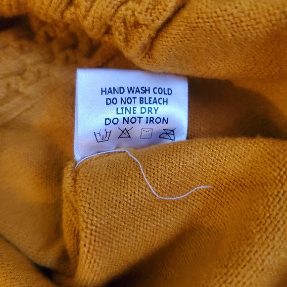 dRA Los Angeles Yellow Ruffle Chic Sweater - Picture 3 of 3